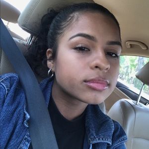 Meet your Posher, Stefani